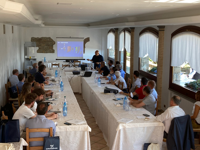 Team Castelli durante l'evento di Presentazione Grumdfos